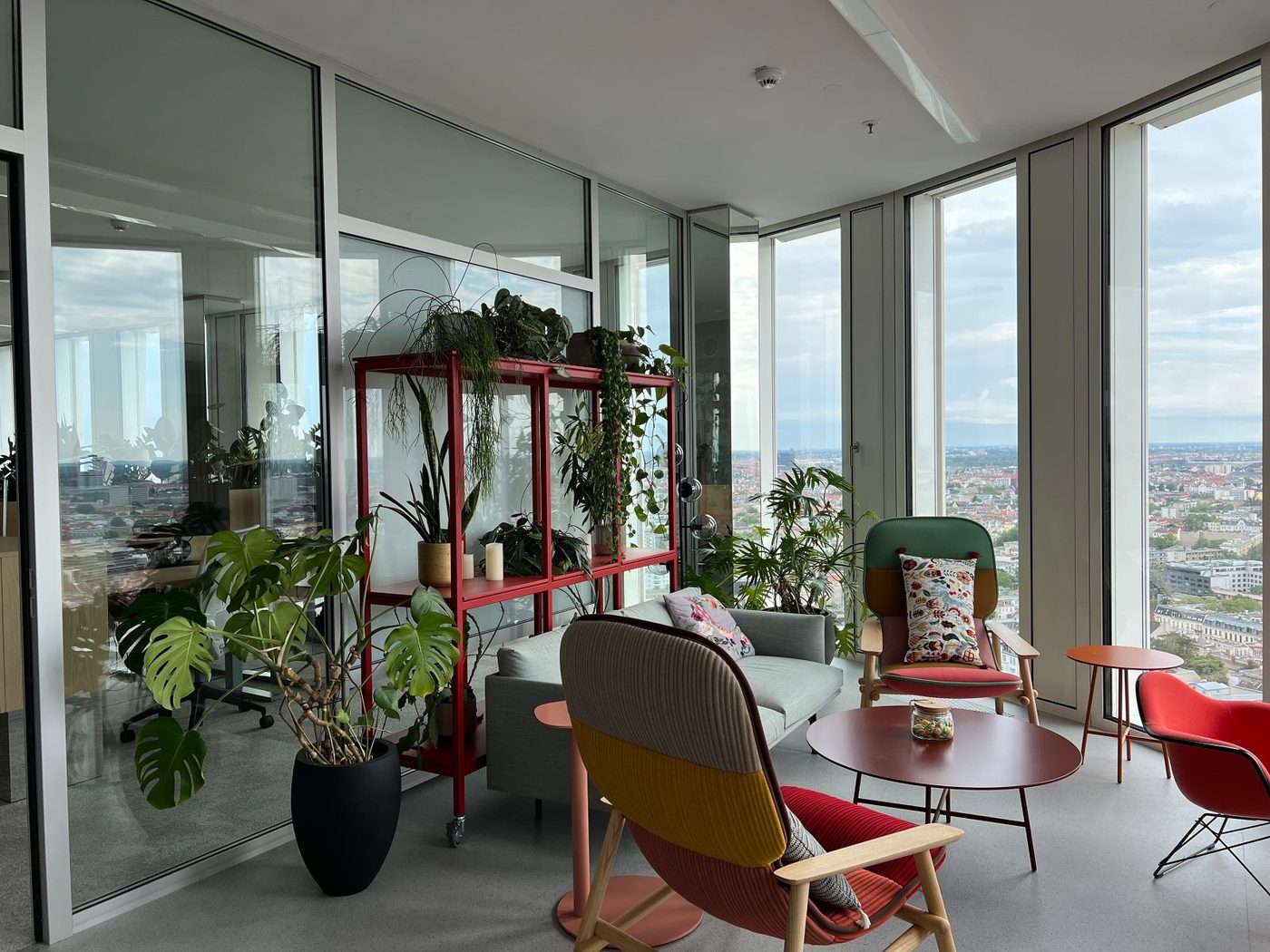 A planted office lounge in Berlin